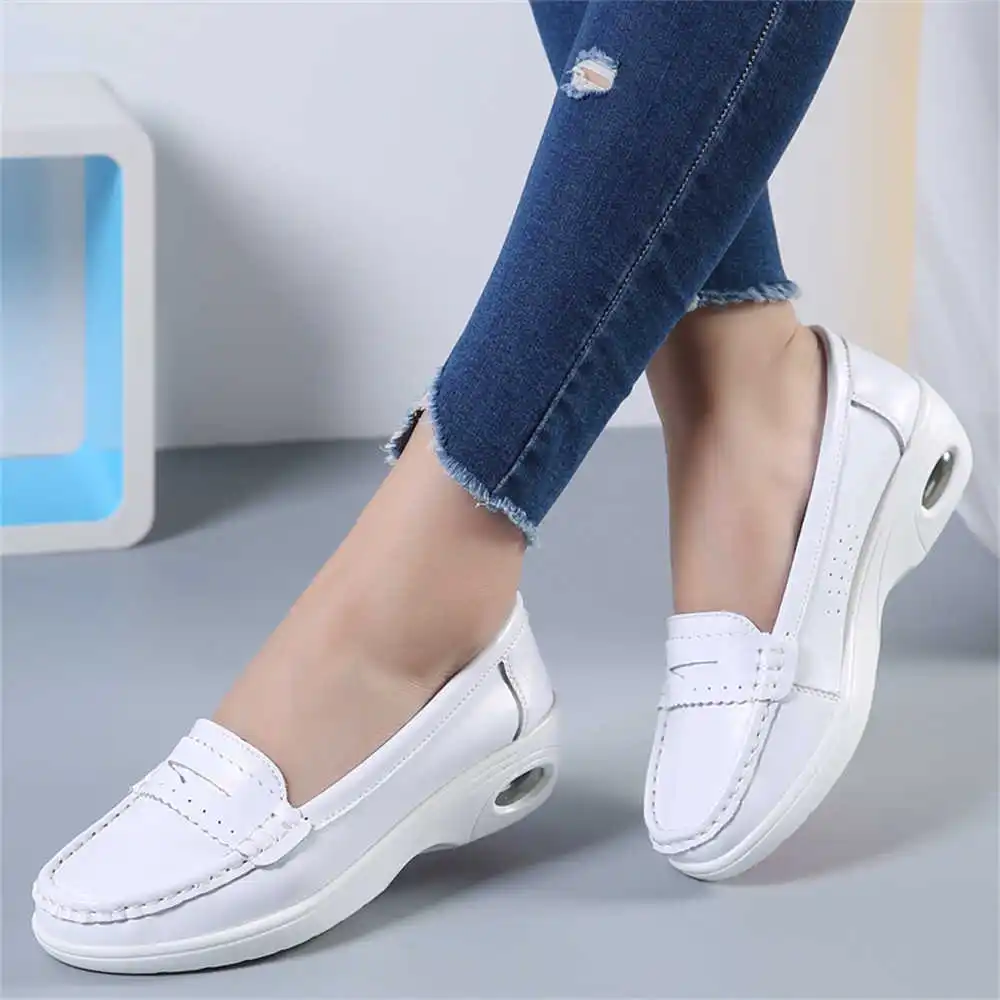 Thick Sole Slipon White Traine - Men'S Best Sneakers For Formal Wear recensione e prezzo