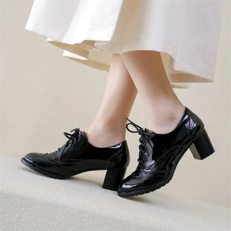 British Women's Oxfords Blue R - Patent Leather Oxford recensione e prezzo